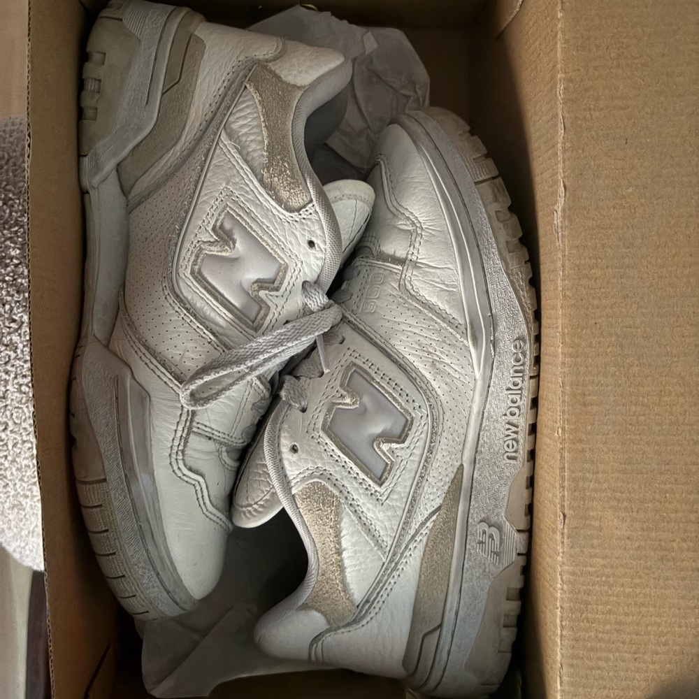 New Balance 550 Off-White Athletic Shoes size 7